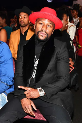 Floyd Mayweather Lookin' Icy! - &nbsp;(Photo: Paras Griffin/Getty Images for BET)&nbsp;