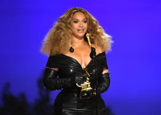 Queen Bey&nbsp;donned her golden tresses that flowed freely down her back.&nbsp; - (Photo: Getty Images)