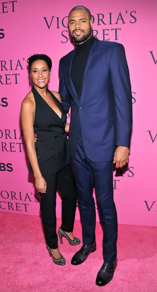 Date Night - Kimberly and Tyson Chandler posed for pictures on their way into the Victoria's Secret fashion show in New York City.  (Photo: Stephen Lovekin/Getty Images)