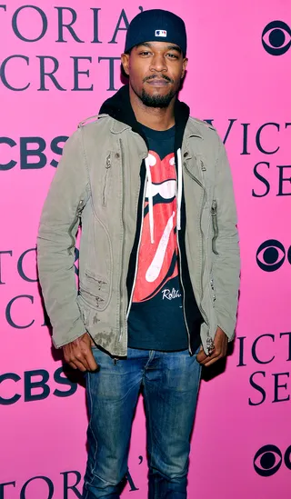 Cool Kid - Kid Cudi kept it casual for the swanky event.  (Photo: Stephen Lovekin/Getty Images)
