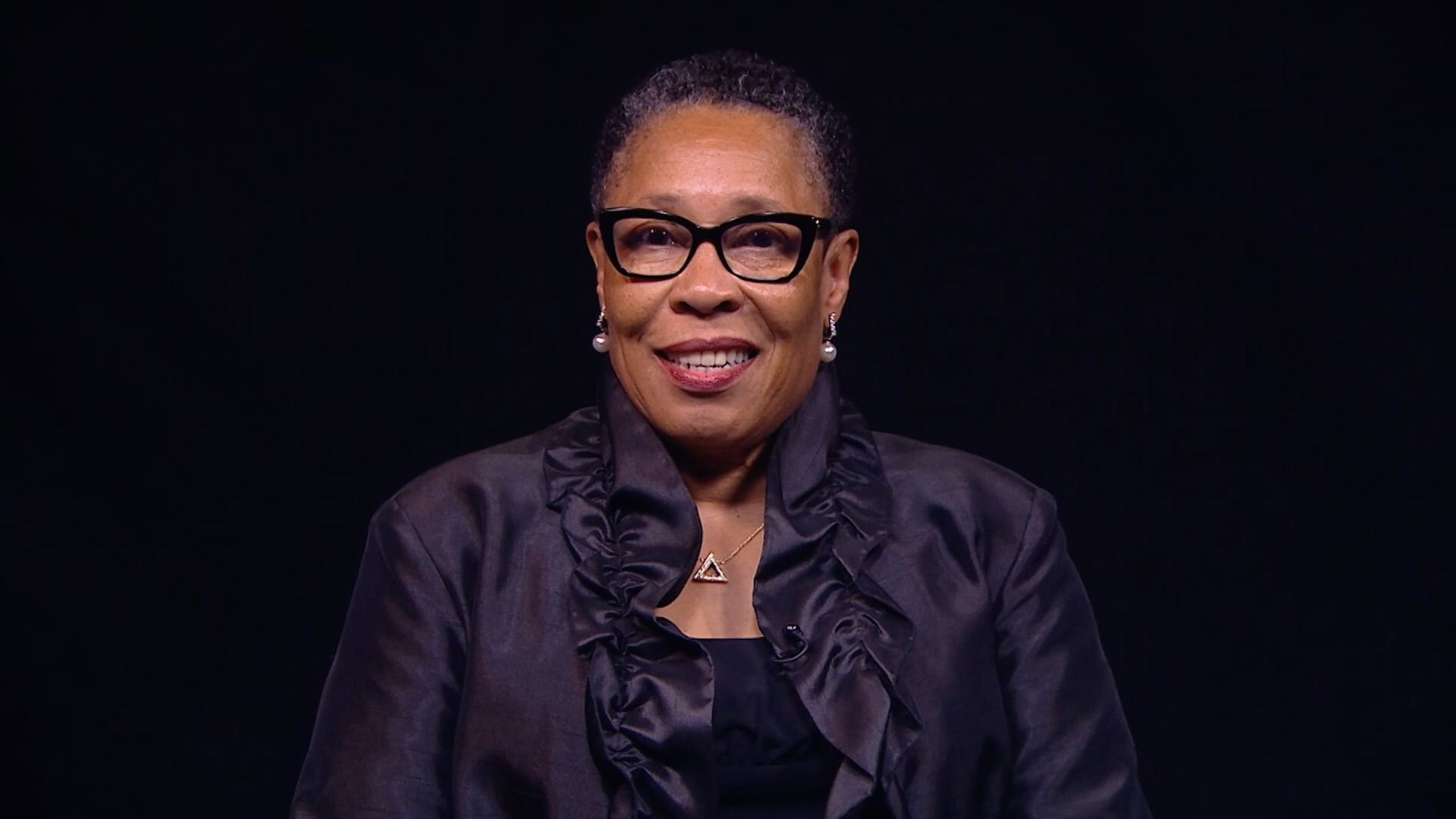 HUD Secretary Marcia L. Fudge Receives the CBC Chair's Award (Video