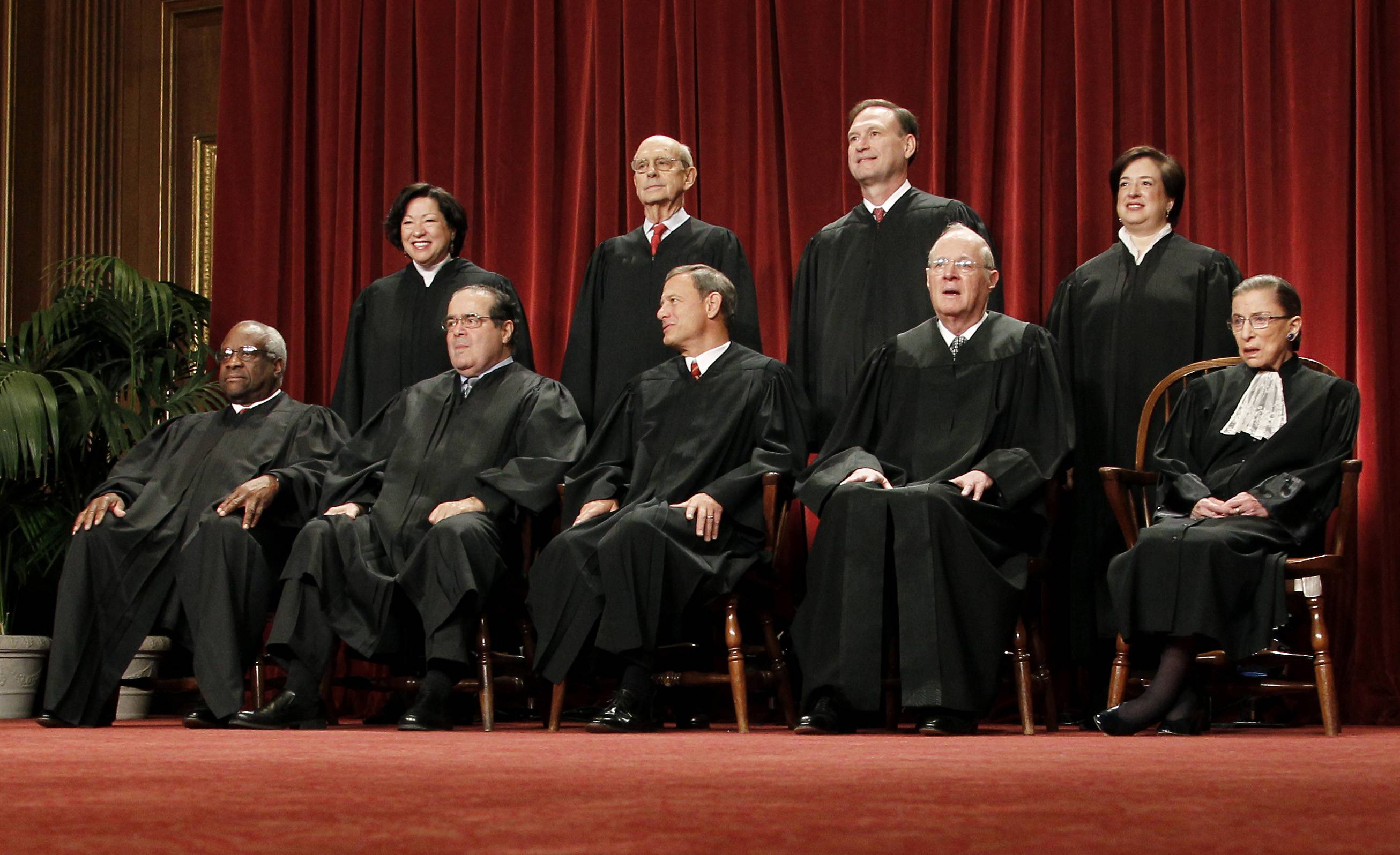 Верховного арбитра. Supreme Court. Верховный судья США.