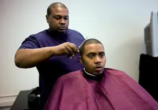 Jay The Barber Adds Just A Touch with Nas - Jay The Barber sharpens up Nas the great while hanging out in New York City&nbsp;(photo: John Ricard / BET).