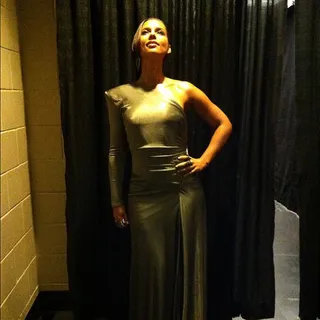 Alicia Keys - “Here’s a little taste of what I’m bringing to the #vma tonight.”  (Photo: Instagram)