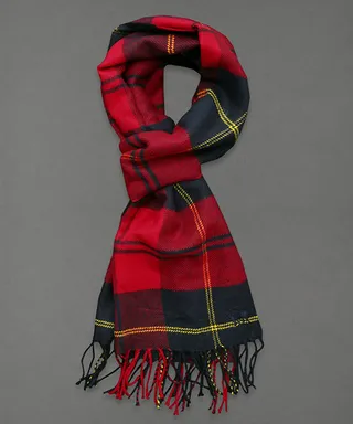 A Classic Choice - Cozy up in this uber-soft scarf when the temperature takes a dip.&nbsp;  (Photo: Abercrombie &amp; Fitch)