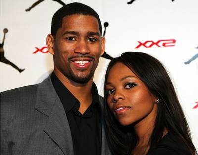 Another Basketball Wives Star Moves On - Lozada's co-star Kenya Bell has finalized her divorce from former NBA player Charlie Bell. Aside from sharing custody of their two daughters, Kenya was awarded $780,000 from her soon-to-be ex's savings and will get half of $670,000 from another account, TMZ reported on Sunday.&nbsp;(Photo: Ethan Miller/Getty Images)