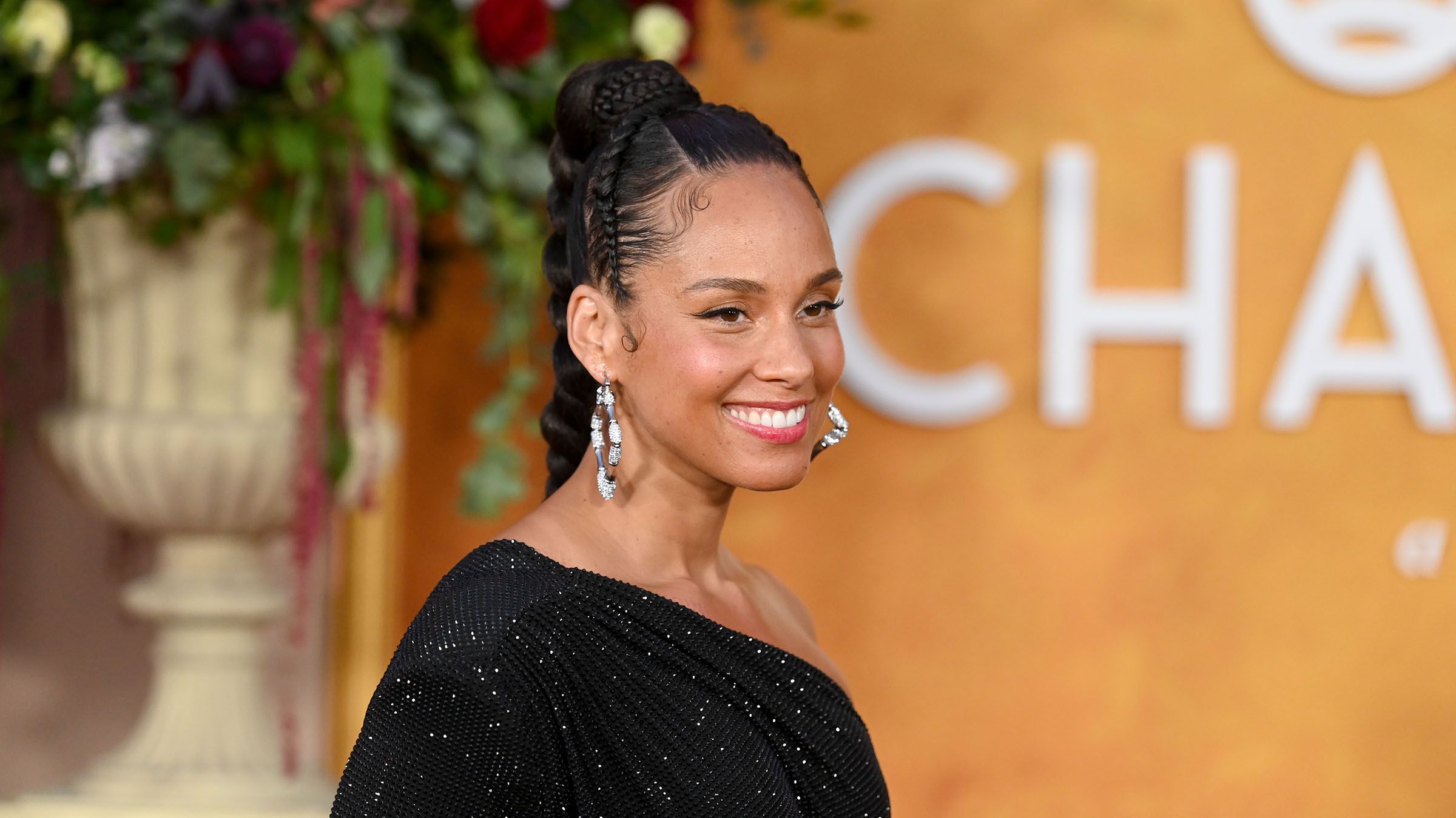 Fresh Faced Alicia Keys Talks Owning Your Power - Vimarsana News