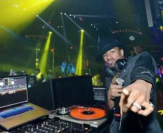 No Doze - Does this man ever sleep?&nbsp;Nick Cannon&nbsp;spins on the 1s and 2s at 1 OAK Nightclub at the Mirage Hotel and Casino in Las Vegas.&nbsp;(Photo: The Light Group/Splash News)