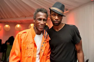 Michael Wright and Leon Robinson  - Actors Michael Wright and Leon Robinson reconnect Saturday inside the Celebrity Gift Suite.&nbsp;(Photo by Valerie Goodloe/PictureGroup)