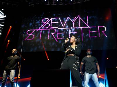 Front and Center - Singer/songwriter Sevyn Streeter's hypnotic vocals took center stage at the BET Experience. (Photo: Maury Phillips/BET/Getty Images for BET)
