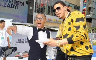 Swagged Out  - Bow Wow and J. Cole pose for a picture during the 106 &amp; Park pre-show on the red carpet!  (Photo: John Ricard/Getty Images for BET)