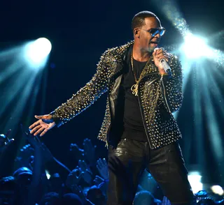 The R. - Very few singers can command the stage like R. Kelly. Backed by a choir, the R&amp;B legend shut it down with a medley of hits like “Bump N' Grind,” “Ignition (Remix)” and “Seems Like You're Ready.” (Photo: Mark Davis/Getty Images for BET)