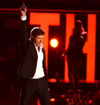 Lines of Glory - Robin Thicke hits the stage to perform his latest single &quot;Blurred Lines.&quot; Of course everything seemed crystal clear when he rocked the stage!(Photo: Mark Davis/Getty Images for BET)