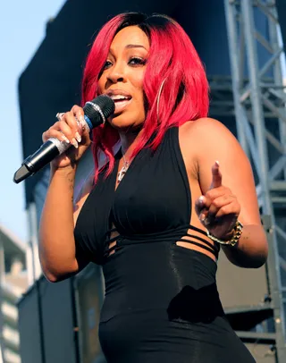 Bold and Beautiful - K. Michelle brings some southern hospitality to Los Angeles and shows off her vocal skills during the outdoor Fan Fest final set.(Photo: James W. Lemke/Getty Images for BET)