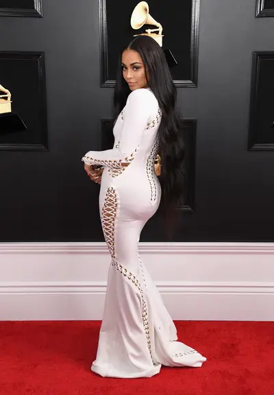 Lauren London - Slay, sis! Lauren London showed out at the 61st Annual GRAMMY Awards killing it with these long AF bundles!&nbsp;(Photo: Steve Granitz/WireImage)