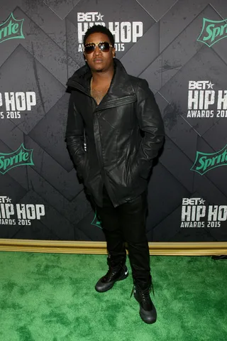 Joc My Style - Yung Joc swags onto the green carpet looking like a bag of money. (Photo: Bennett Raglin/BET/Getty Images for BET Networks)