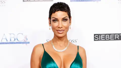 Nicole Murphy arrives at the Associates for Breast and Prostate Cancer Studies' (ABCs) 29th Annual Talk of the Town Gala at Beverly Hills Hotel on November 17, 2018 in Beverly Hills, California. 