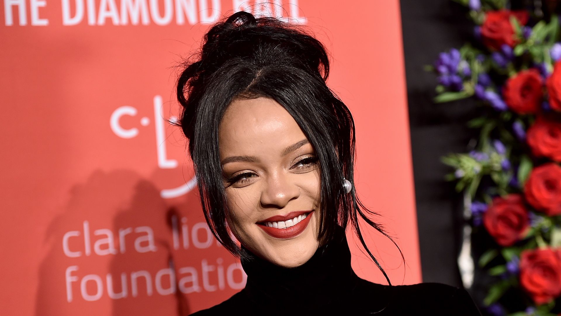 Rihanna Jokes With Fan About New Album (Video Clip) BET Soul Train