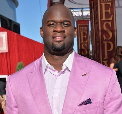 Packers Sign Vince&nbsp;Young - Vince Young found a home with the Green Bay Packers Monday after being cut by the Buffalo Bills last season.&nbsp; The third overall pick in the 2006 NFL Draft is said to be excited about signing a one year contract with the Packers.(Photo: Alberto E. Rodriguez/Getty Images for ESPY)