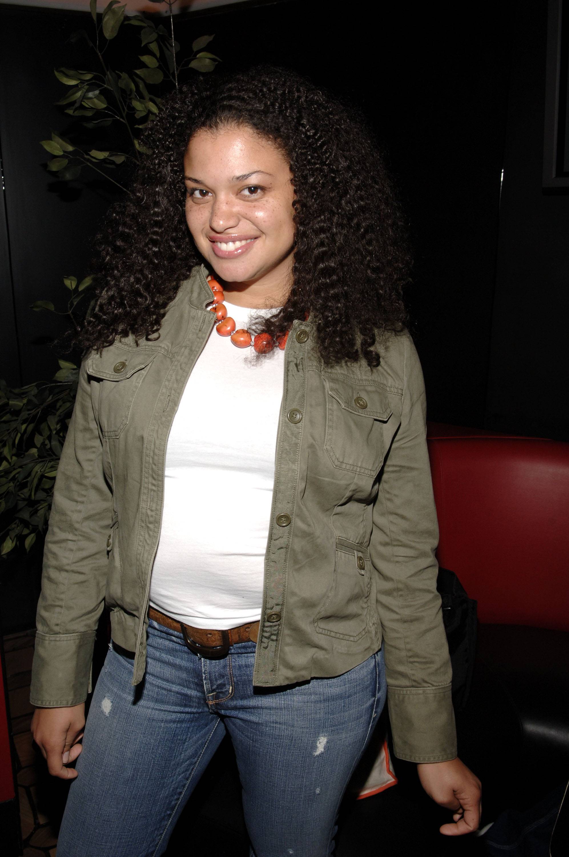 Michelle Buteau'S Family: The Influence That Shaped A Comedian - 5e3yxns