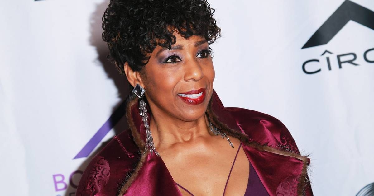 ‘A Different World’ Star Dawnn Lewis Tackles Challenges Black Actresses