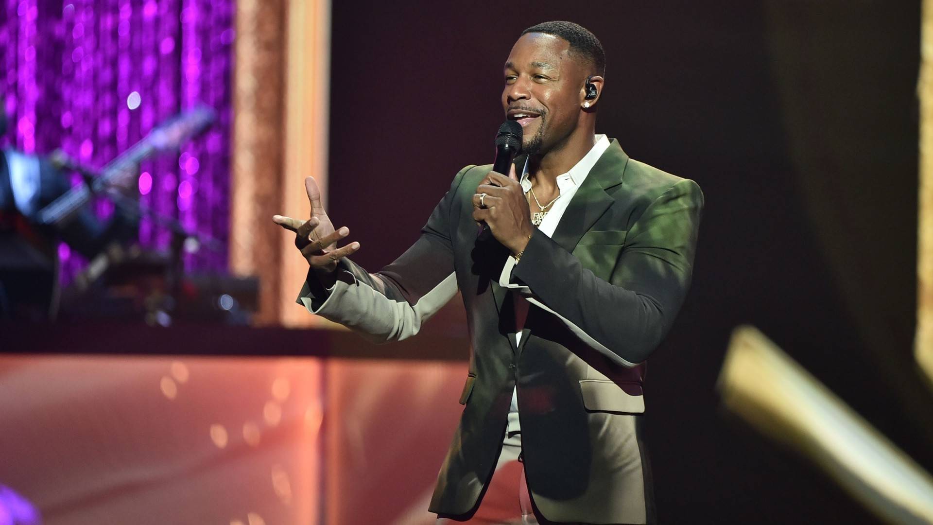 Soul Train Awards 2022 Tank's Classic Style is Pure R&B The BET Soul