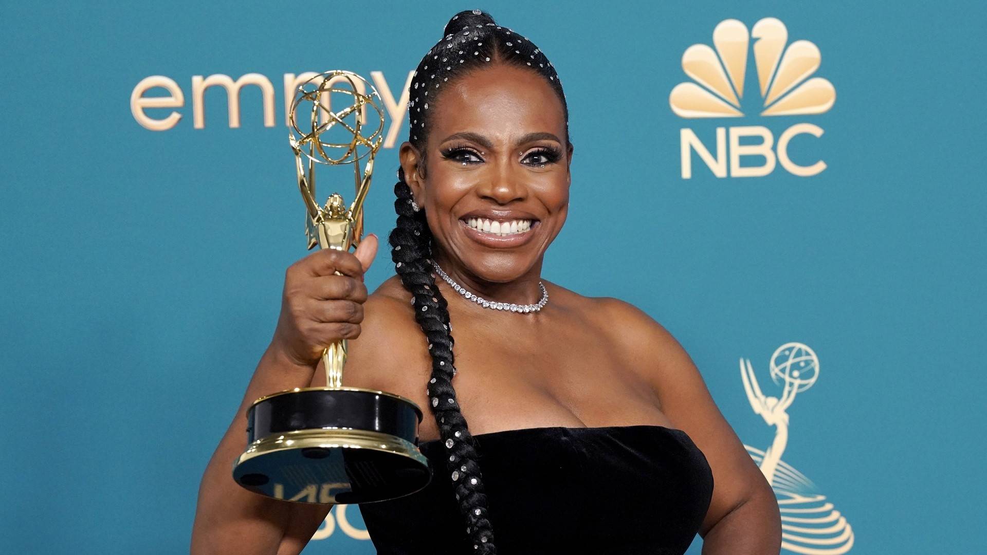 Sheryl Lee Ralph Wins Her First Emmy Award for 'Outstanding Supporting  Actress in a Comedy Series' - (Video Clip) | BET Naacp Image Awards