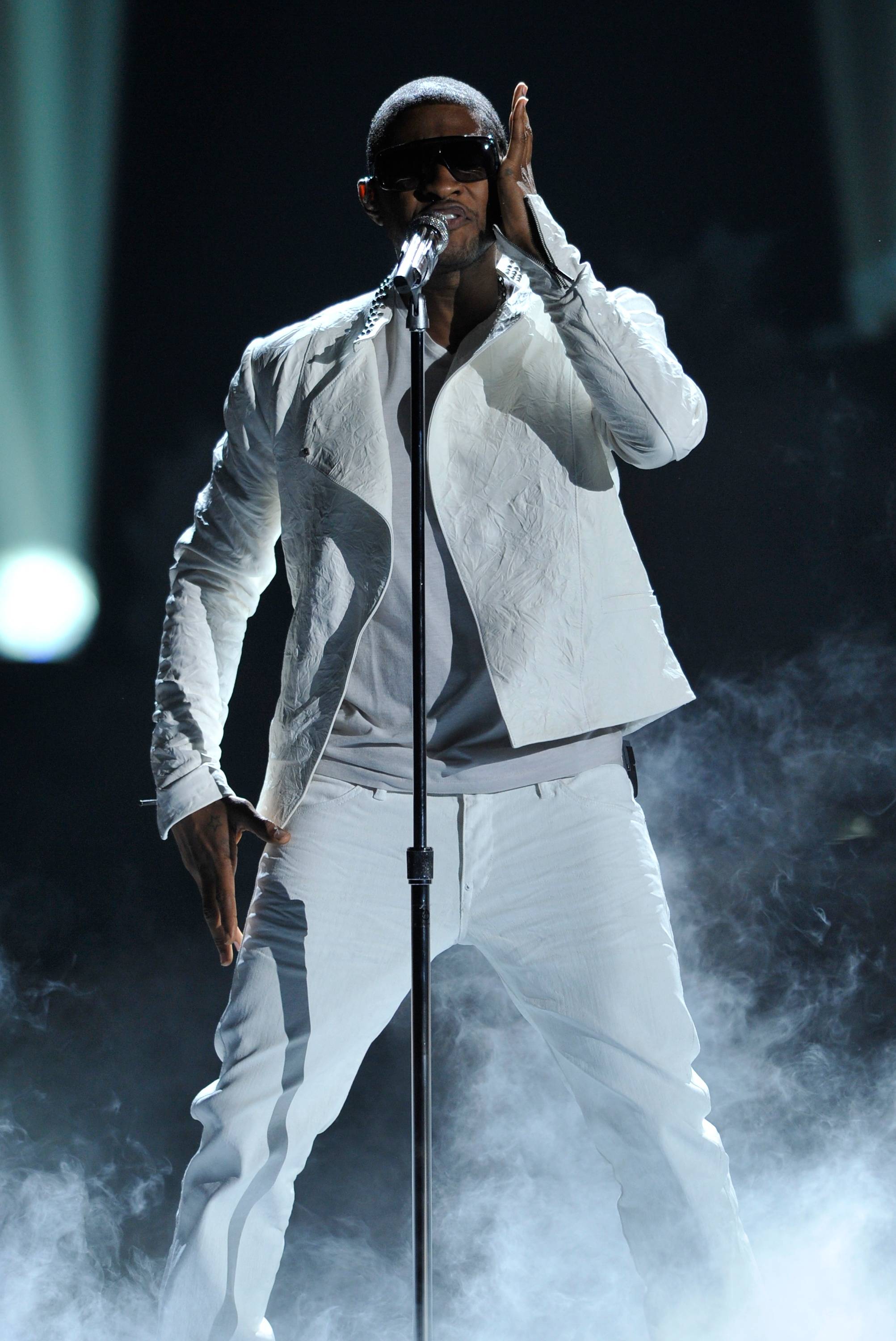 Usher Usher slowed Image 6 from 2010 BET Awards Performances BET