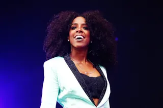 /content/dam/betcom/images/2012/05/Music-05-16-05-31/051812-music-tweets-kelly-rowland.jpg