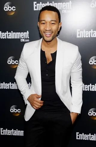 Legendary - Singer John Legend rocks a summer white blazer at the Entertainment Weekly and ABC-TV Up Front VIP Party at Dream Downtown in New York City.  (Photo: Michael Loccisano/Getty Images)