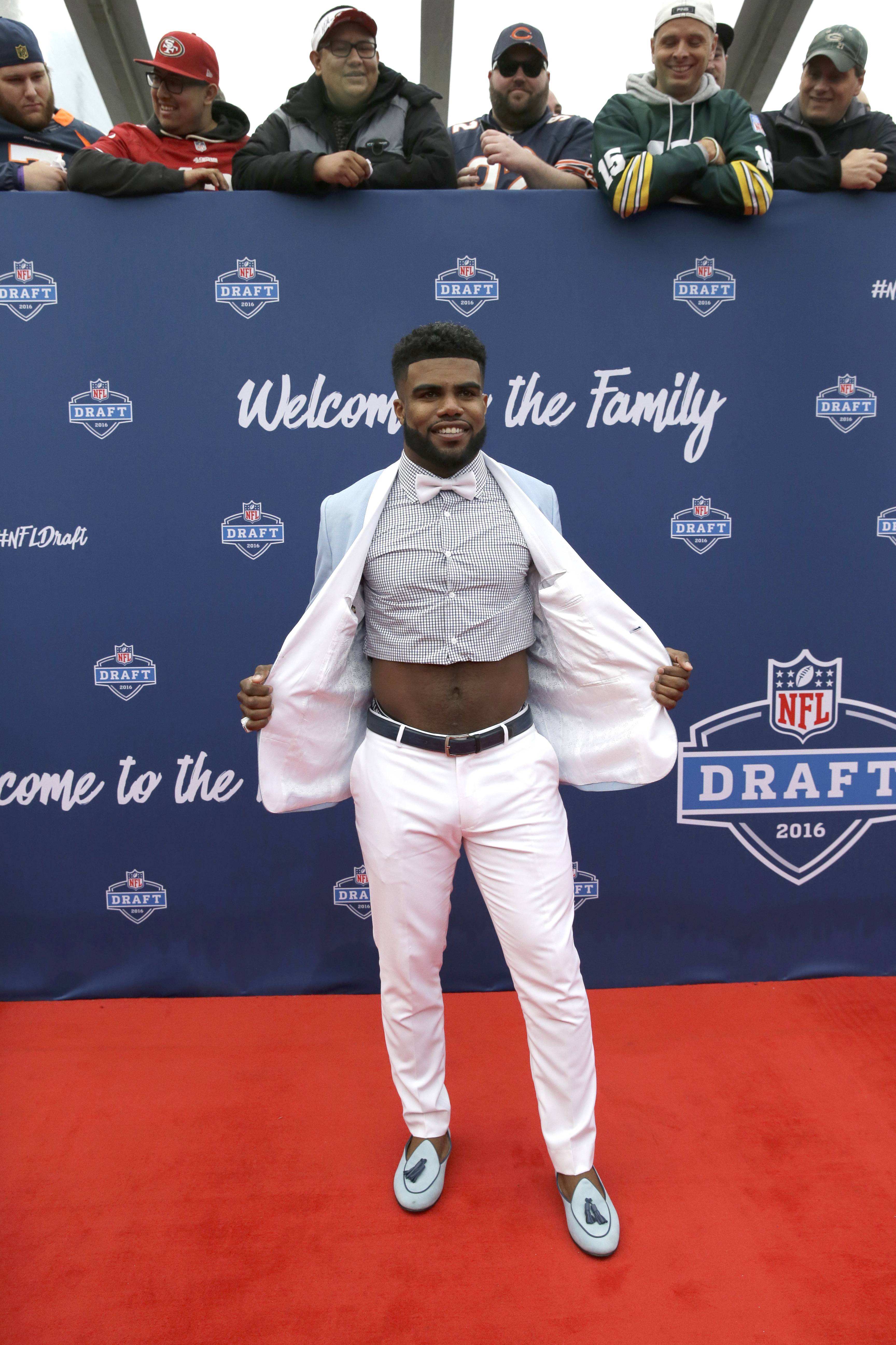 Look] Did NFL Newbie Ezekiel Elliott's Becky Bae Catch Him Sleepin