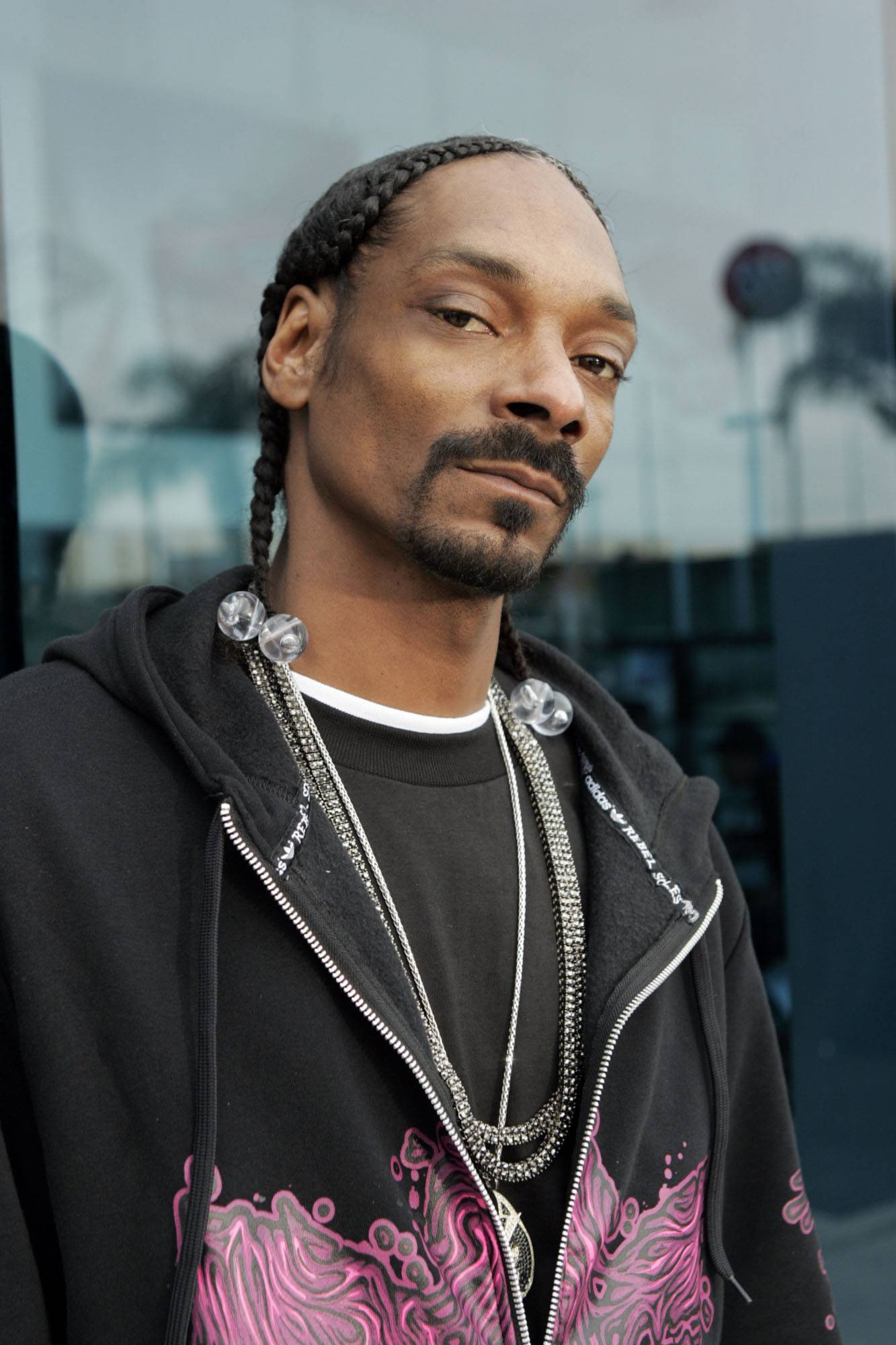 Snoop Dogg Death Hoax: The Truth Revealed - 78xwz9u