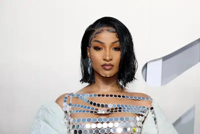 082822-style-see-the-eye-catching-hairstyles-spotted-at-the-2022-mtv-video-music-awards-shenseea.jpg