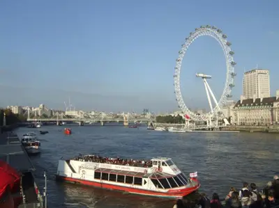 London - It seems there's a big ol' Ferris Wheel in London.