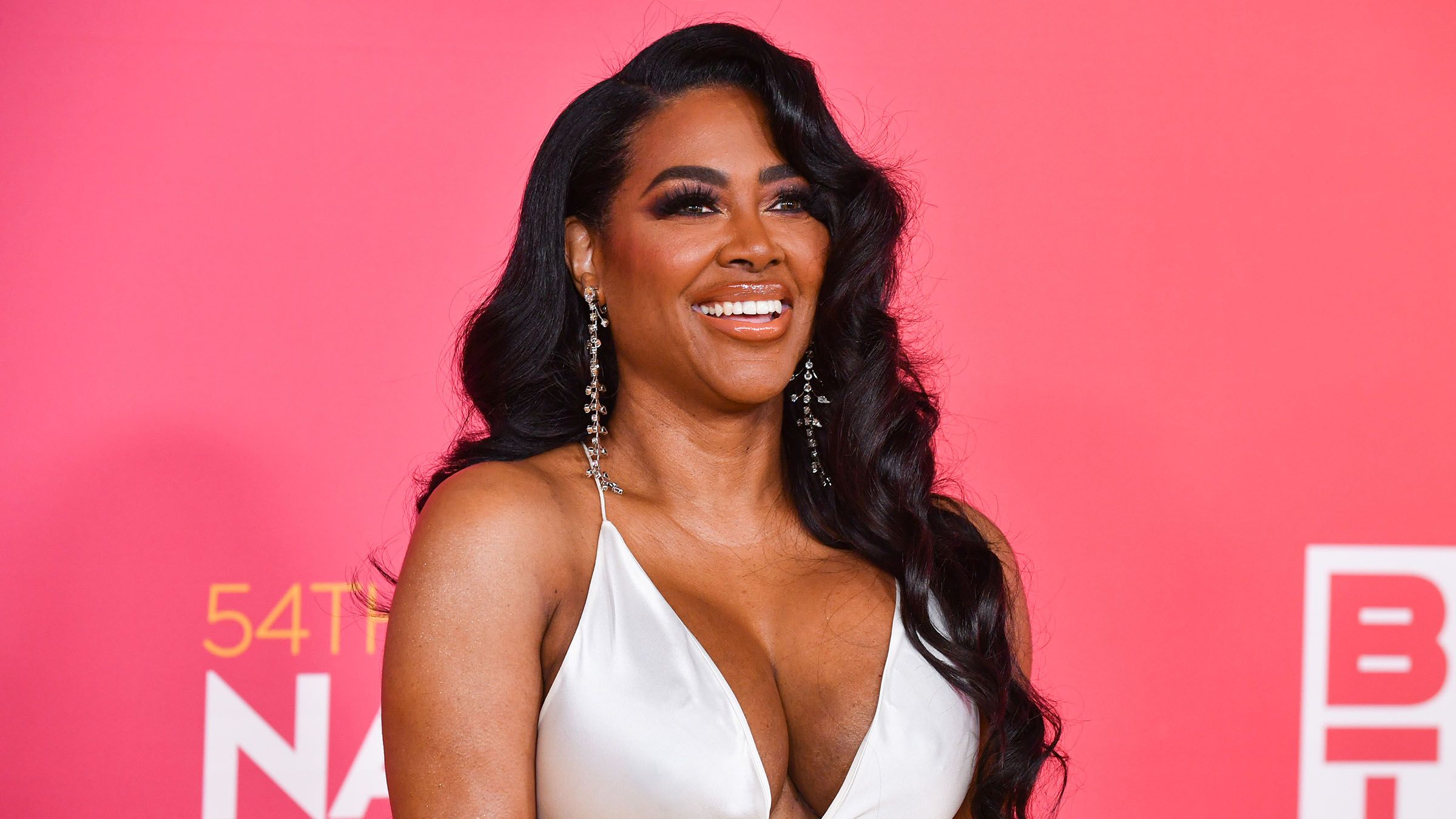 RHOA's Kenya Moore Rushed to Hospital With Dizziness and a 'Hard Time Breathing' - Vimarsana News