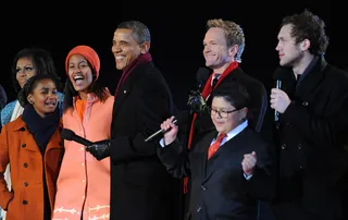 Sing-a-Long - The first family joined celebs for a sing-a-long.(Photo: Olivier Douliery-Pool/Getty Images)