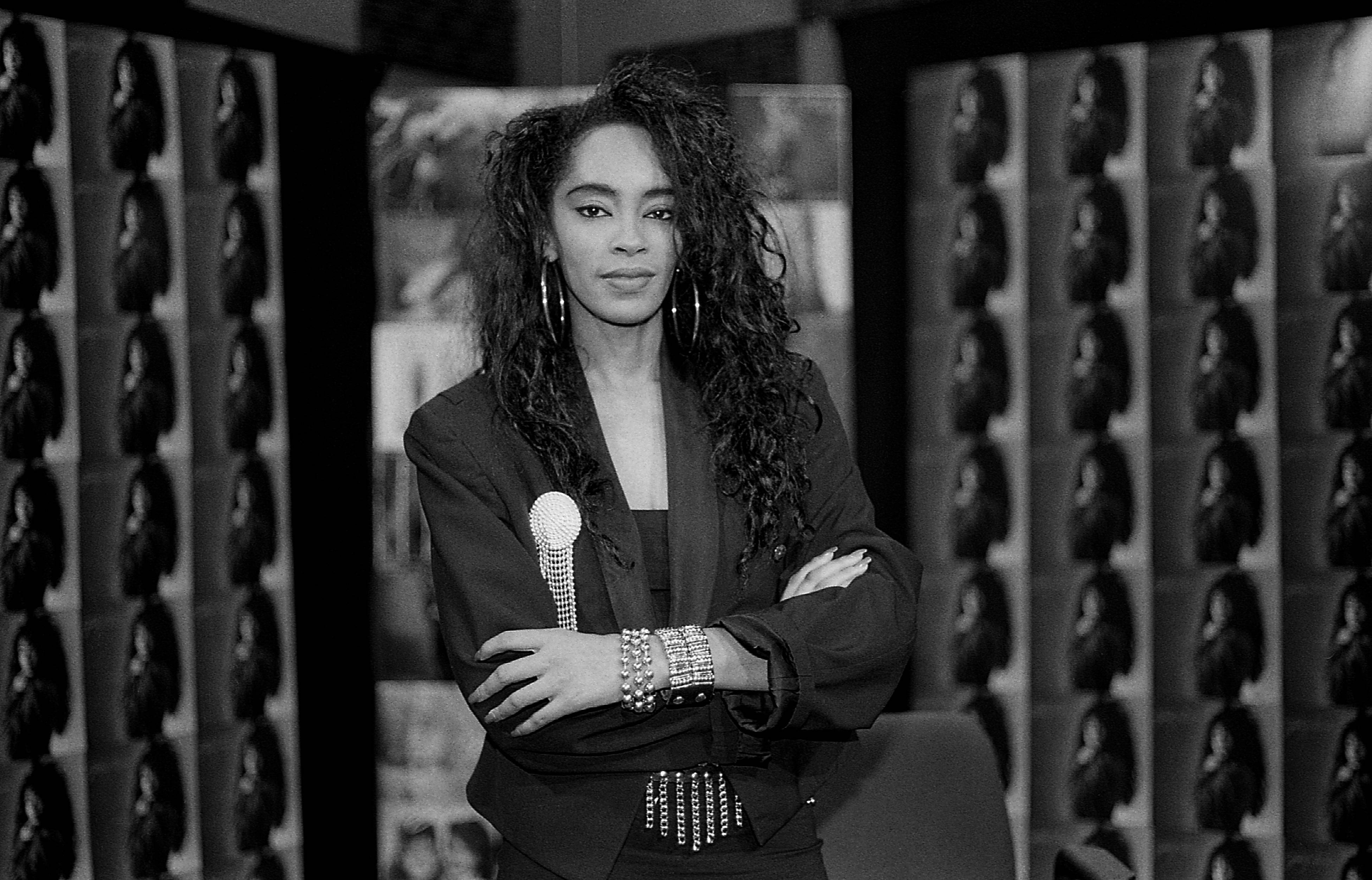 GARY, IN - JANUARY 1987:  Singer, songwriter and dancer Jody Watley poses for photos on the set of 'The Mastersellers' television show in Gary, Indiana in January 1987.  (Photo By Raymond Boyd/Getty Images)