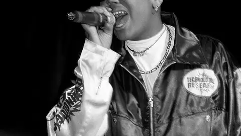 JOLIET, IL -  APRIL 1996:  Singer Quindon performs at the Rialto Square Theatre in Joliet, Illinois in April 1996.  (Photo By Raymond Boyd/Getty Images)