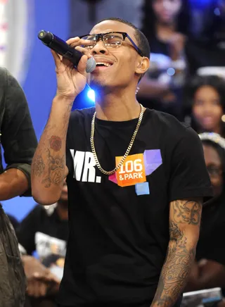 Sing It Boy... Not! - Bow Wow does his Miguel impersonation at 106 &amp; Park, October 2, 2012.(Photo: John Ricard / BET)