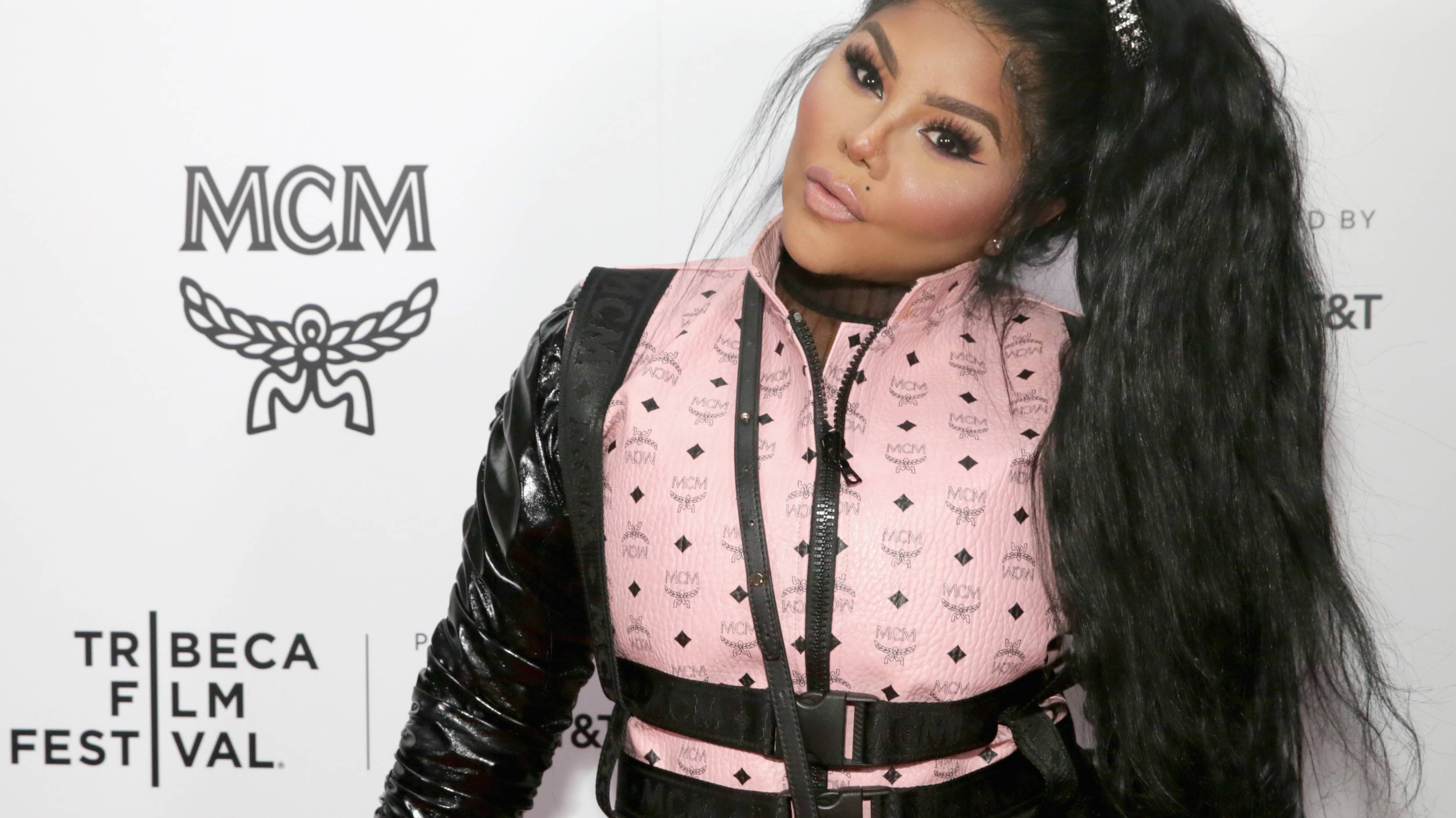 Denew Pics Of Lil Kim - 75g0x2s