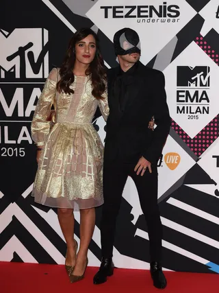 mgid:file:gsp:scenic:/international/mtvema/2015/images/galleries/TheBloodyBeetroots_And_Levante-GettyImages-494235336-3x4.jpg