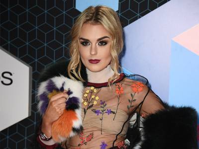 Tallia Storm’s strong brow and smoky eye combo is captivating.
