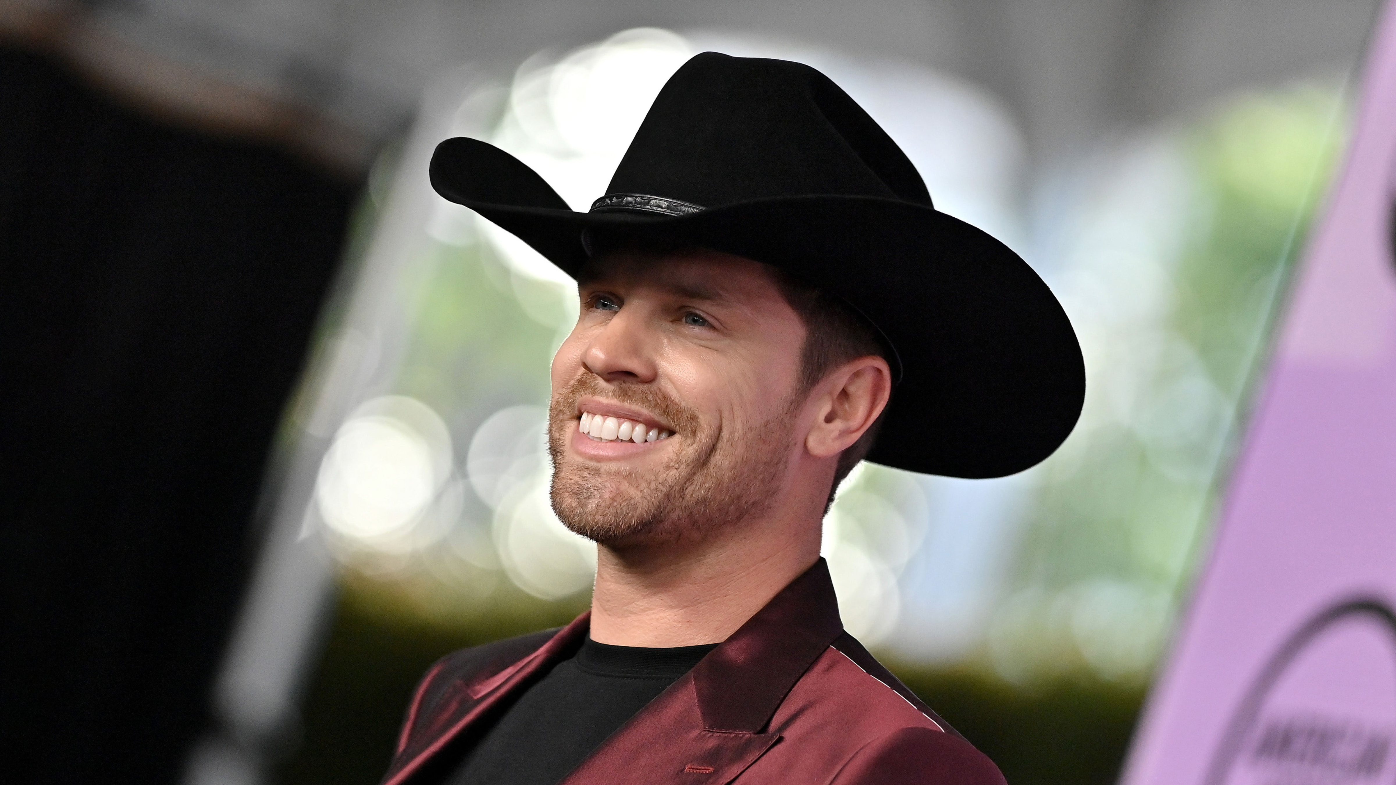 LOS ANGELES, CALIFORNIA - NOVEMBER 20: (EDITORIAL USE ONLY) Dustin Lynch attends the 2022 American Music Awards at Microsoft Theater on November 20, 2022 in Los Angeles, California.