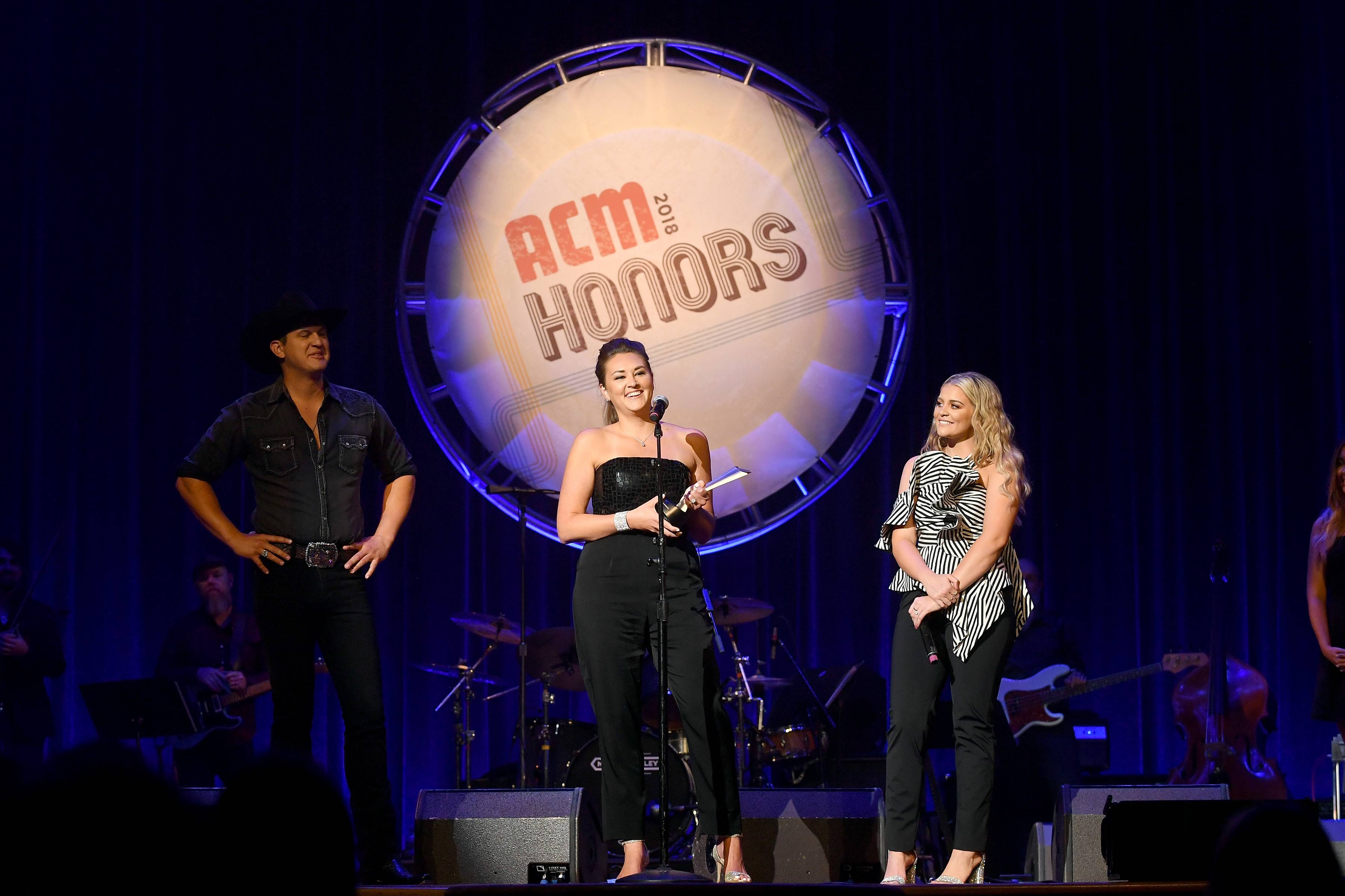 NASHVILLE, TN - AUGUST 22: (L-R) Jon Pardi, Mattie Jackson Selecman and Lauren Alaina speak onstage during the 12th Annual ACM Honors at Ryman Auditorium on August 22, 2018 in Nashville, Tennessee. 