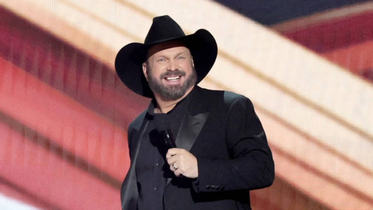 Words With Friends Live brings on Garth Brooks for season finale