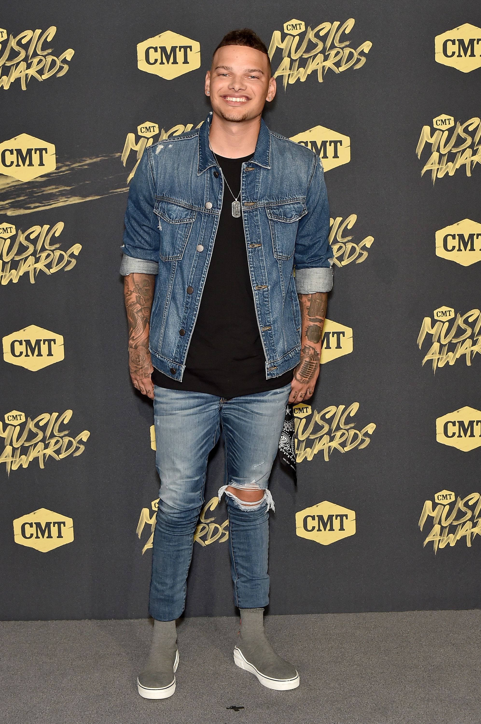 Kane Brown Gets Lost On His Own Property, Rescued By Cops News CMT
