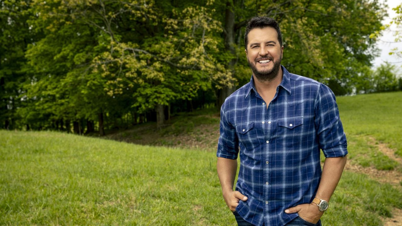 Luke Bryan Talks "Love You, Miss You, Mean It," Jokingly Shares His New Protocol For Photo Shoots - Vimarsana News