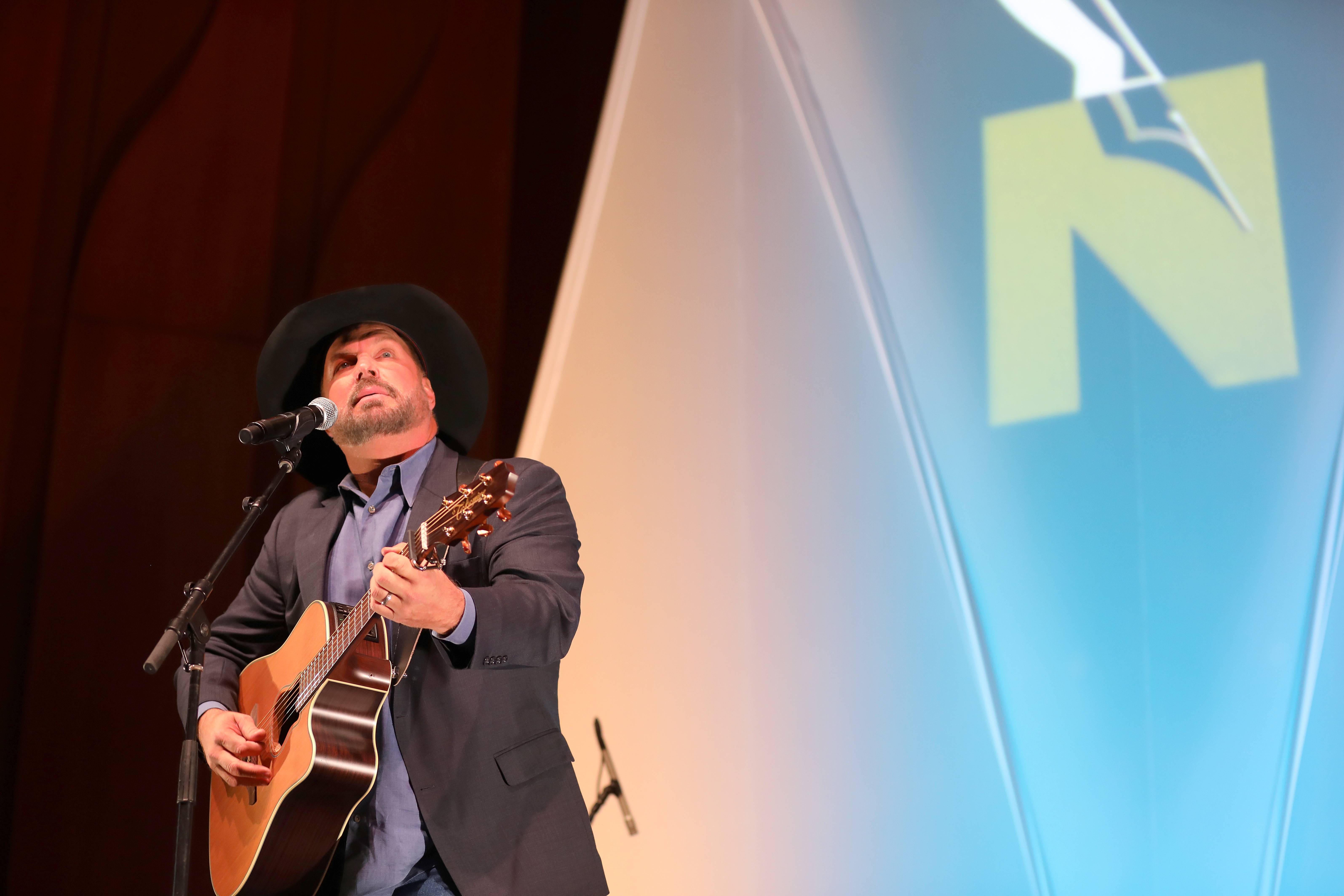 Garth Brooks Nashville Concert: Singer On Postponed Nissan