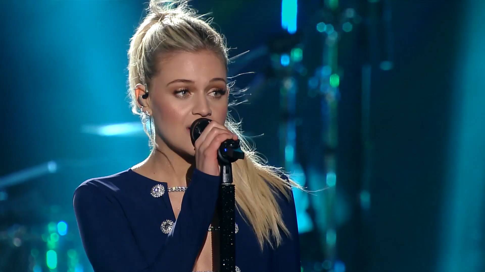 Halsey And Kelsea Ballerini Graveyard Cmt Crossroads Video Clip