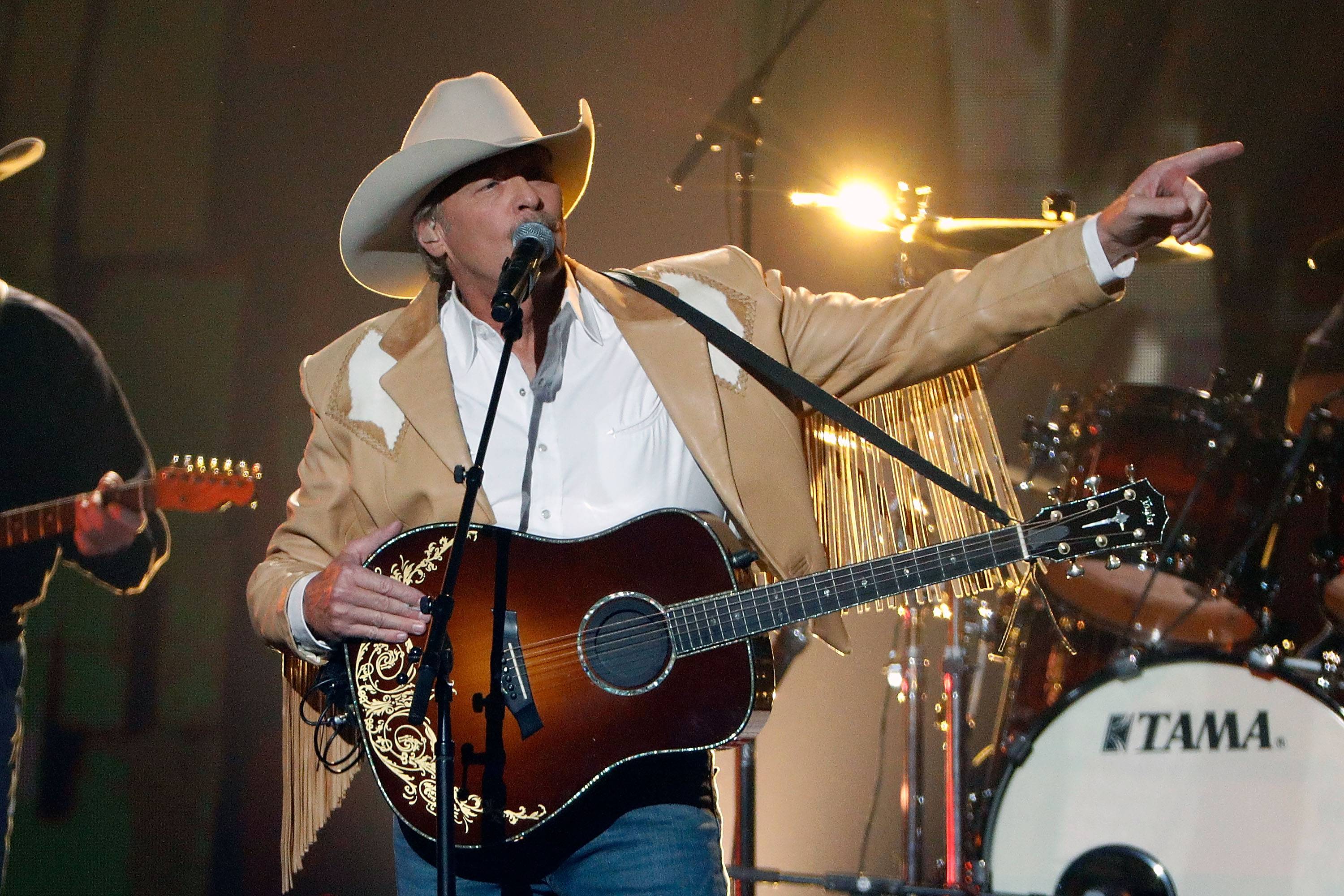 Country Superstar Alan Jackson Announces 2022 Tour